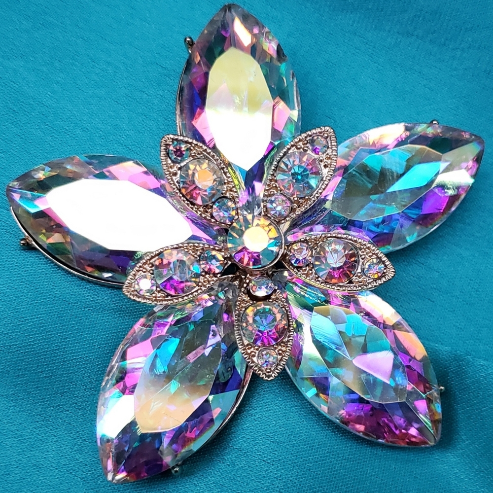 Brooch